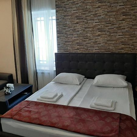 Shara Talyan Guest House & Tours เยเรวาน ภายนอก รูปภาพ