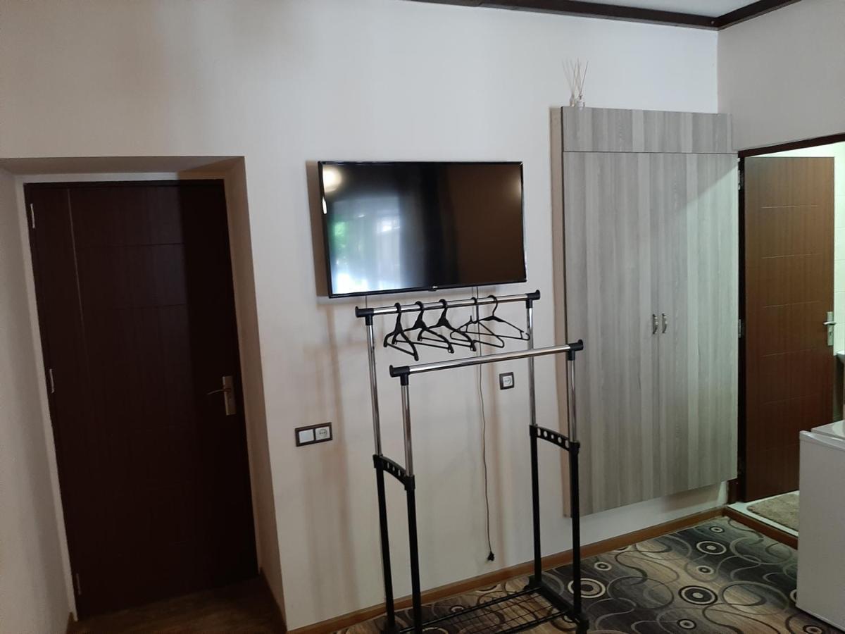Shara Talyan Guest House & Tours เยเรวาน ภายนอก รูปภาพ